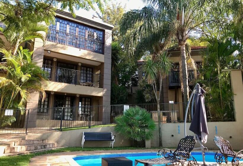 فندق Waterfalls Boutique