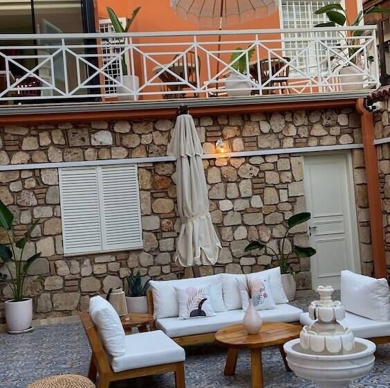 تختخواب و صبحانه Noa S Boutique