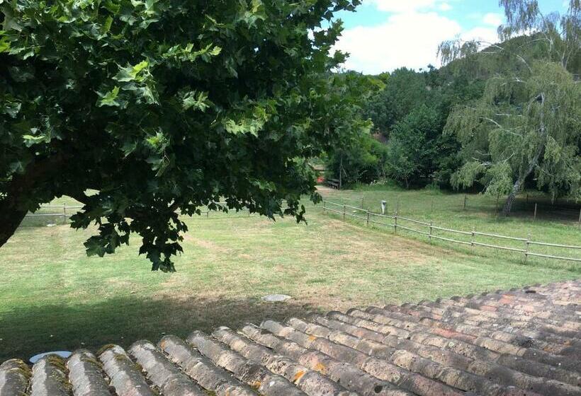 Отель Gite Equestre Drôme Des Collines
