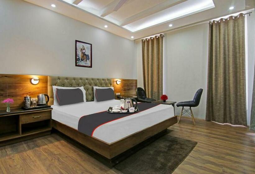 Fabhotel Outhills