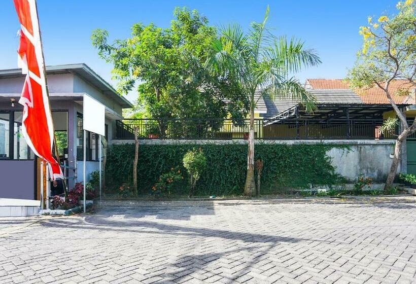 Отель Oyo 91544 Homestay Biru Blukid