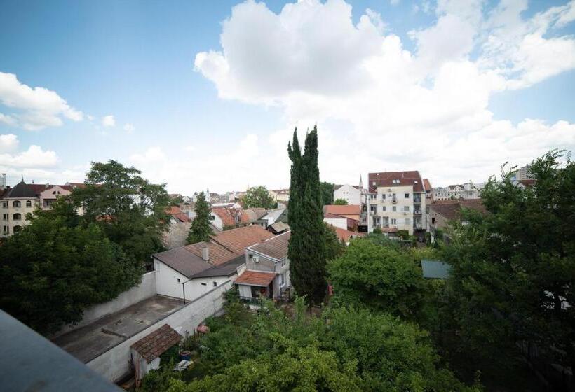 Apartment Vera With Free Garage