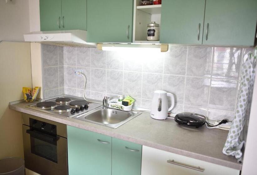 Apartment Vera With Free Garage