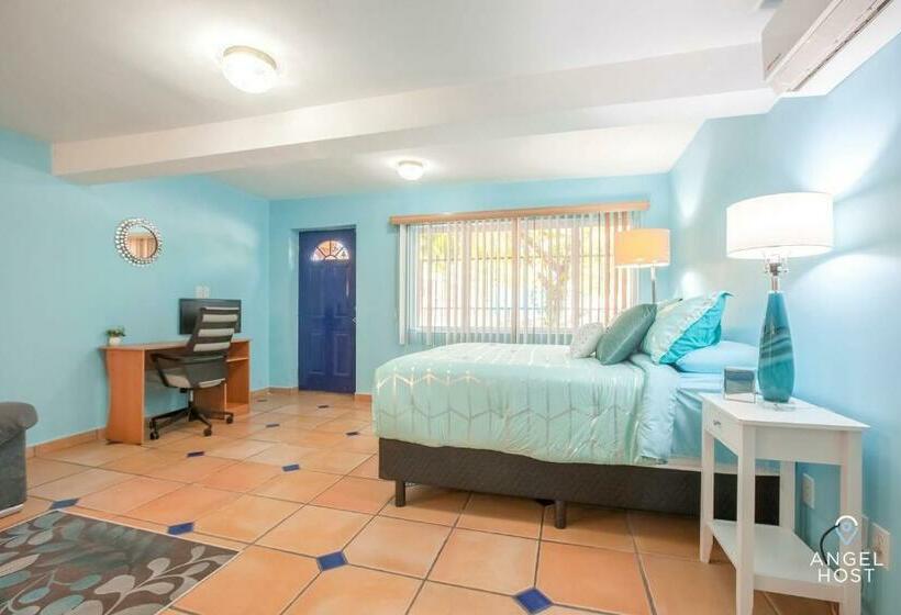 فندق صغير Cozy Stay 2 Blocks From The Beach And Malecón!
