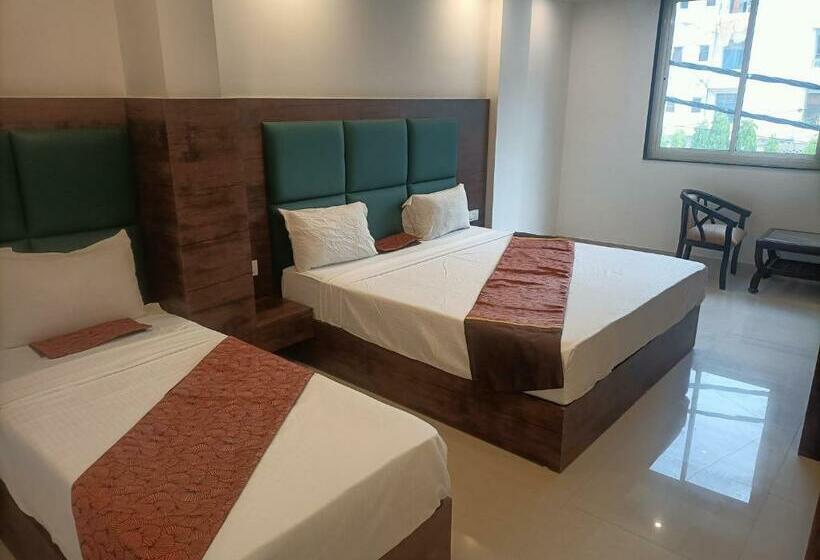 Tej Plaza ,a Family Hotel Near Igi Airport Delhi