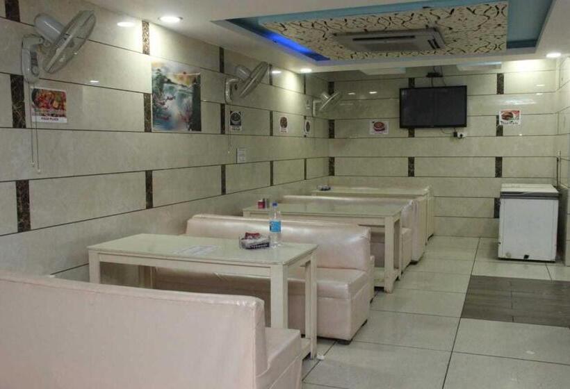 فندق O Food Plaza