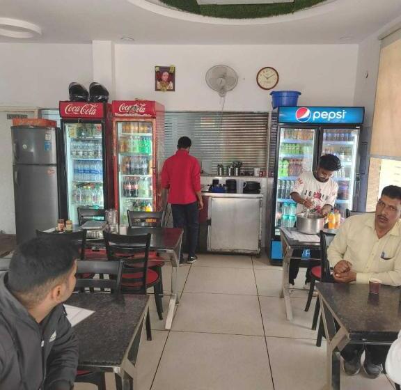 فندق O Food Plaza