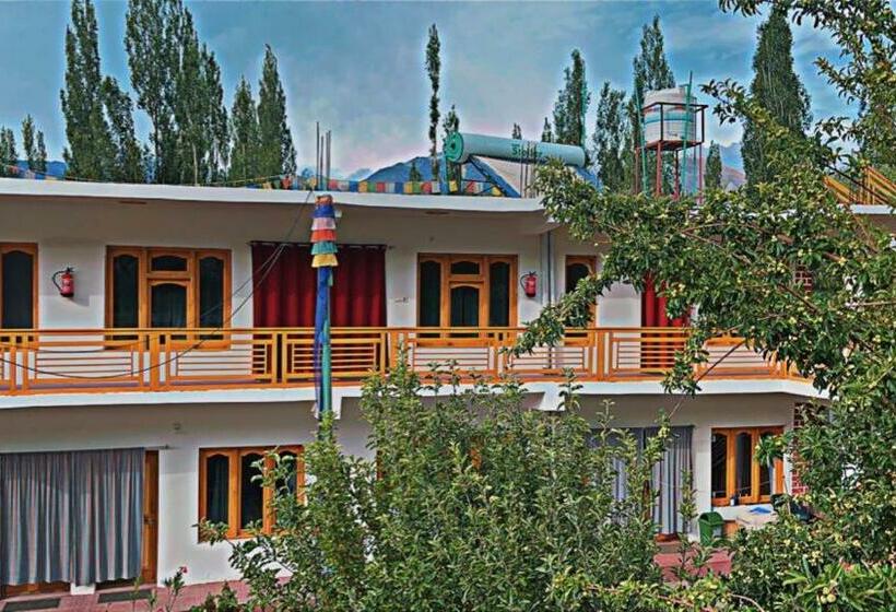 Пансион Kharchung Guest House