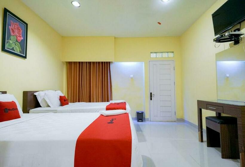فندق Reddoorz Plus @ Jalan Fl Lumban Tobing Sibolga