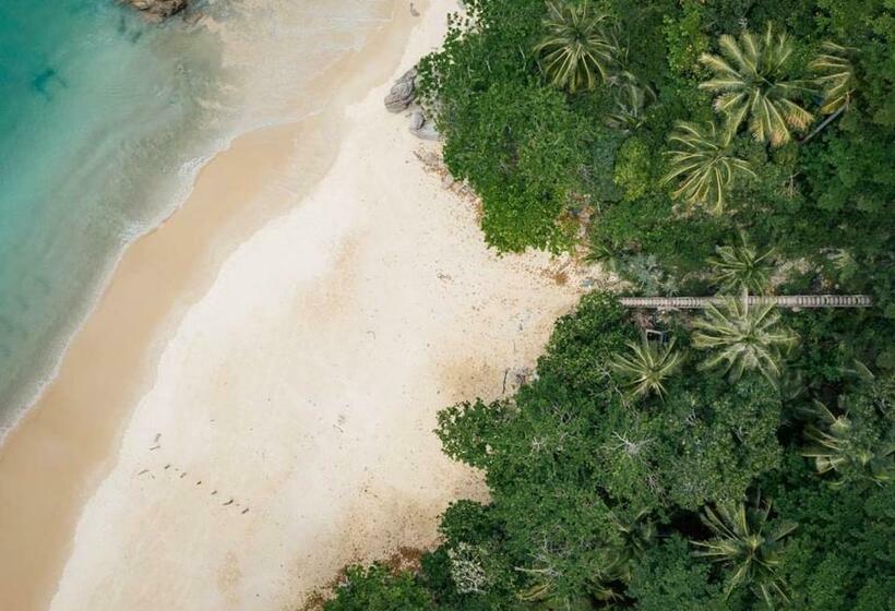 リゾートホテル Sealord Naithon Beachfront Villa