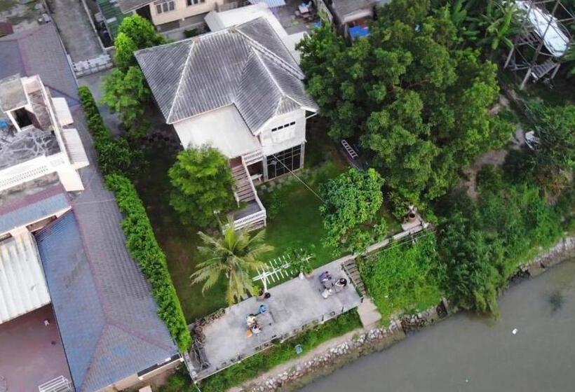 Пансион บ้านชมจันทร์