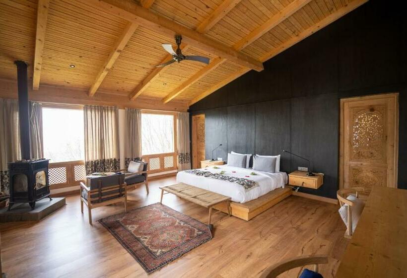 אתר נופש Qayaam Gah