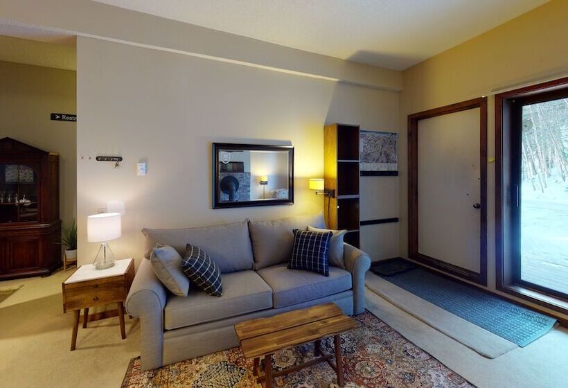 Wintergreen 106   Cozy And Peaceful Condo, Conveniently Located Between Killington And Pittsfield 1