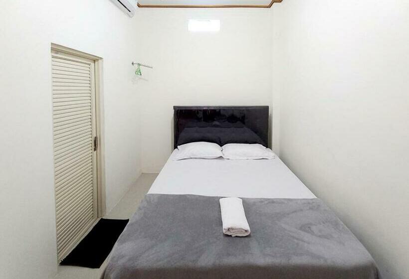 Hotel Griya Mutiara Serayu Syariah Near Univ Merdeka Madiun