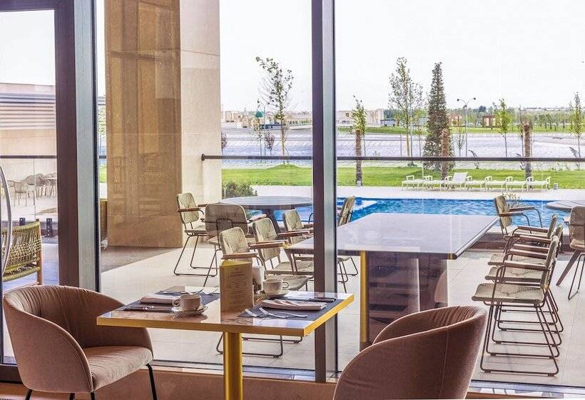 בית מלון כפרי Hilton Samarkand Regency