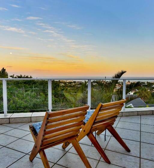 تختخواب و صبحانه Plettenberg View