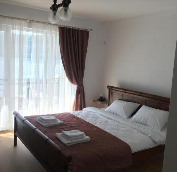 استراحتگاه Casa Soarelui
