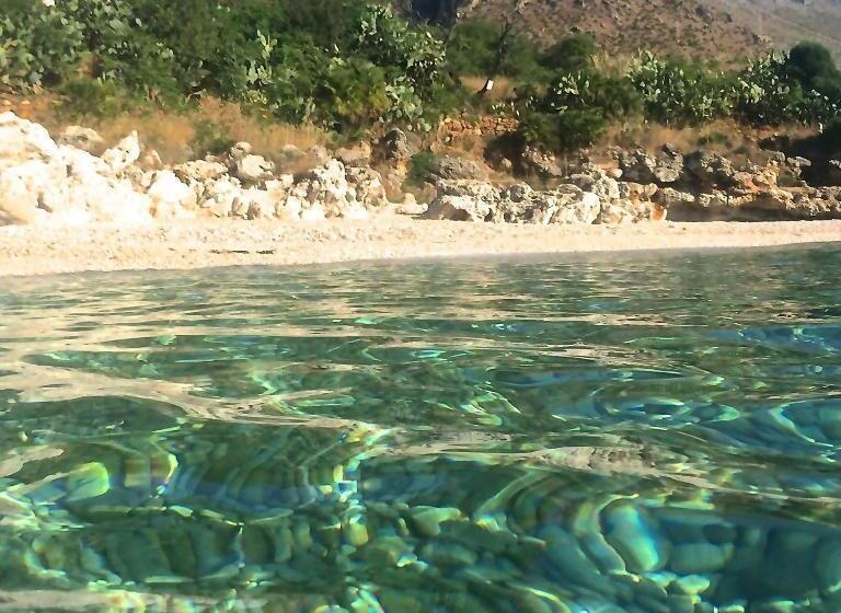 تختخواب و صبحانه Suite Sweet Dreams Dan Champs