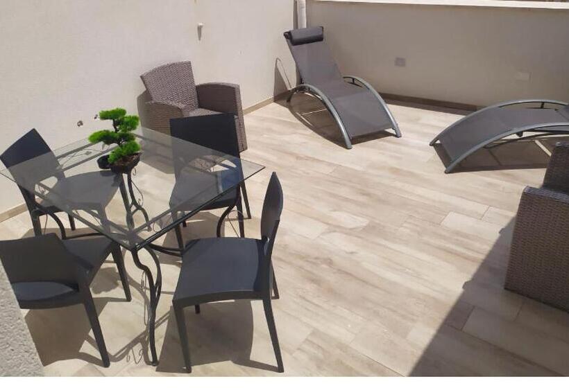 تختخواب و صبحانه Suite Sweet Dreams Dan Champs