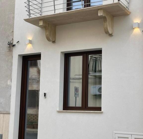 تختخواب و صبحانه Suite Sweet Dreams Dan Champs