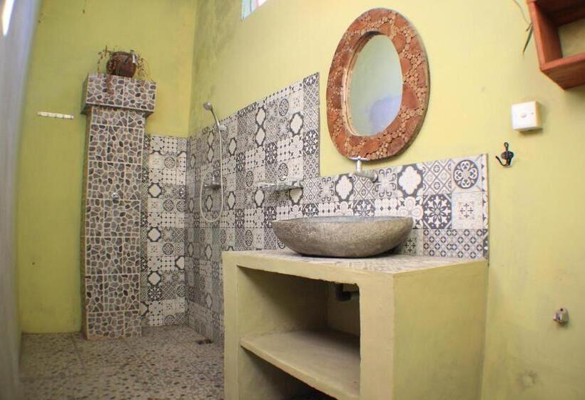 Black Sand Hostel Amed