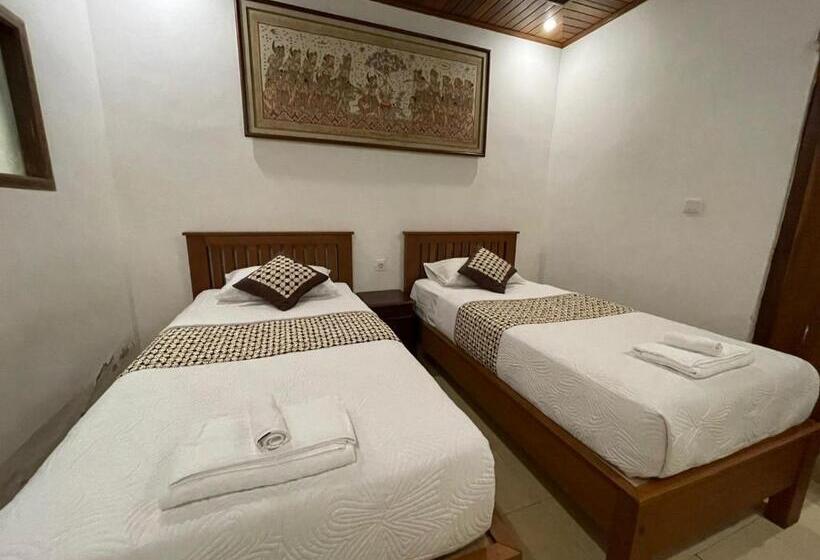 펜션 Arsa Wayan Guest House