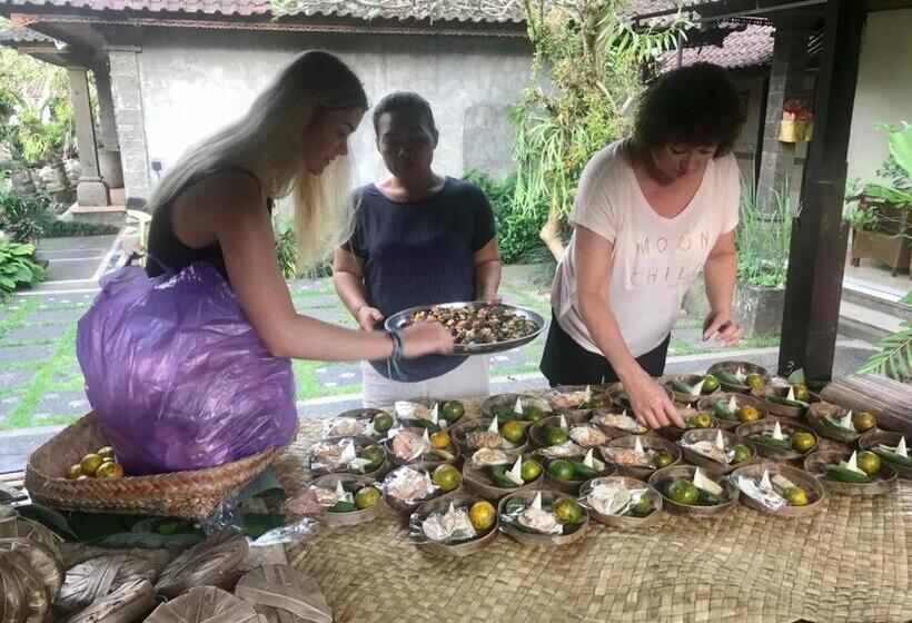 펜션 Arsa Wayan Guest House