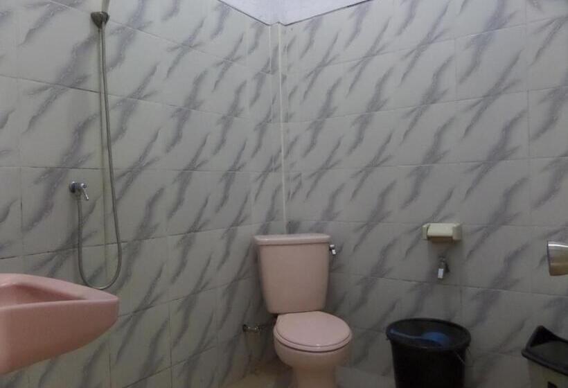 פנסיון Km 31 Sujono Guesthouse