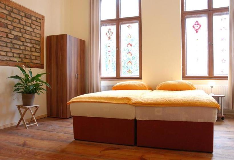 تختخواب و صبحانه Altstadtpensionpotsdam