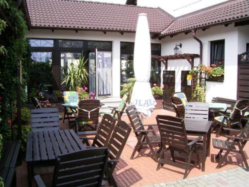 تختخواب و صبحانه Pension & Gasthaus Kahren