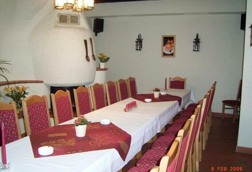 تختخواب و صبحانه Pension & Gasthaus Kahren