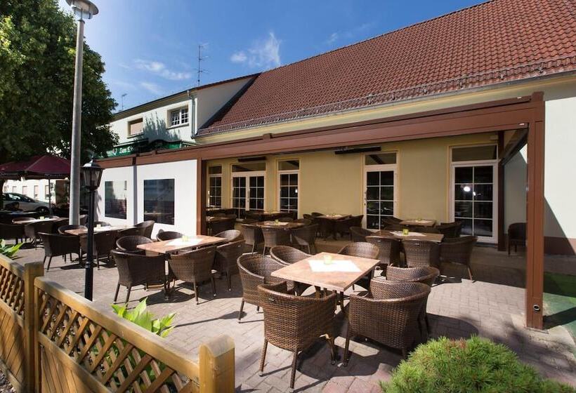 בית מלון כפרי & Gasthaus Zum Eichenkranz