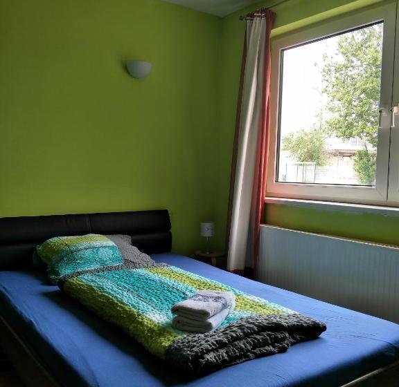 בית מלון כפרי Zum Grünen Tor