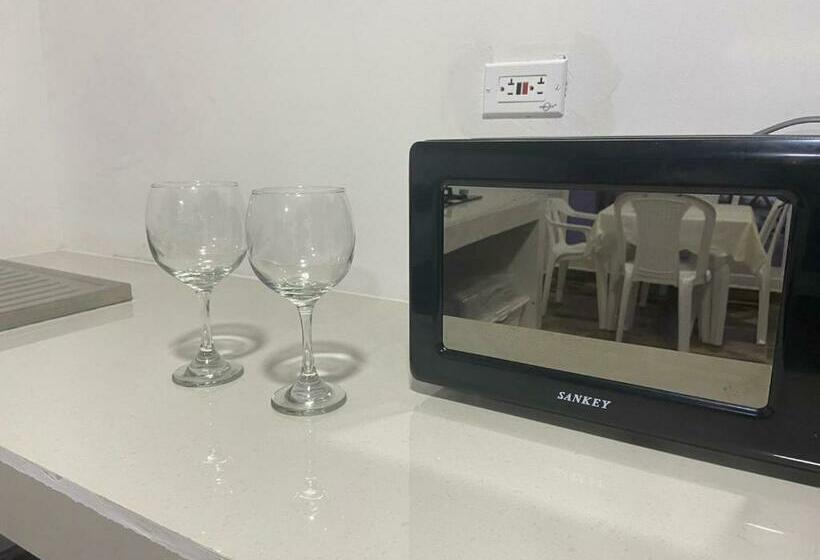 هاستل Shell Sea B & B