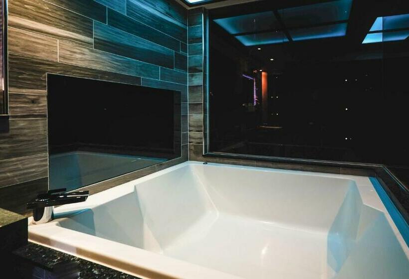 בית מלון כפרי Church Suites By The Cranleigh Boutique