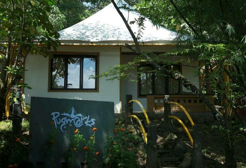 Курорт Pugmarks Jungle Lodge