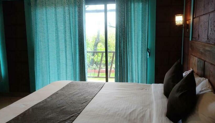 فندق Royal Stone Resort