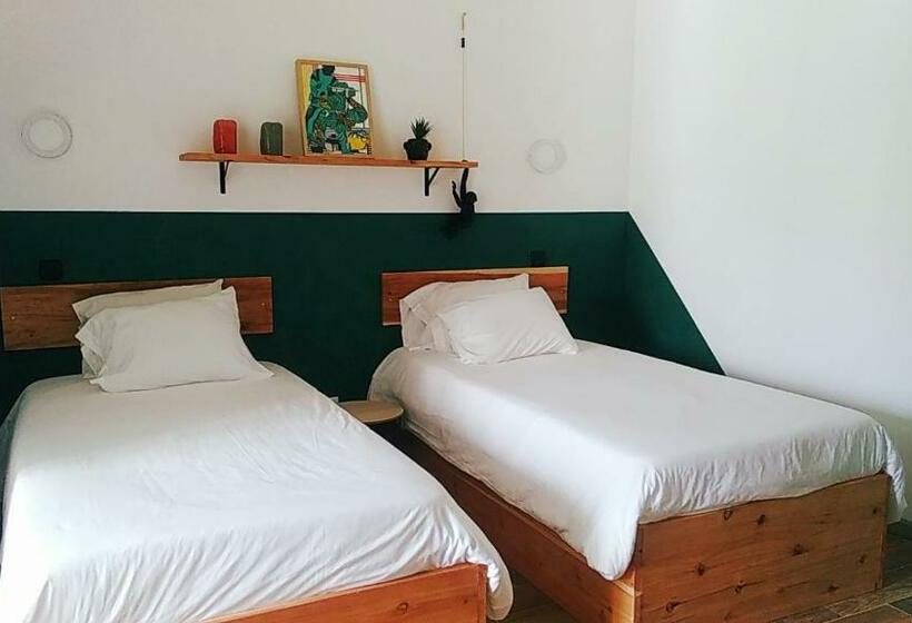 تختخواب و صبحانه Solo Azores Guesthouse