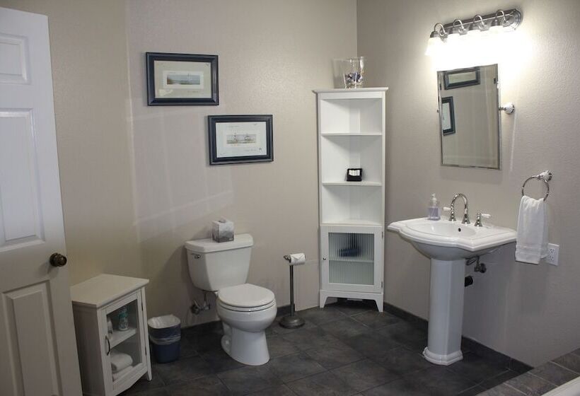 فندق Pelican Cove Inn