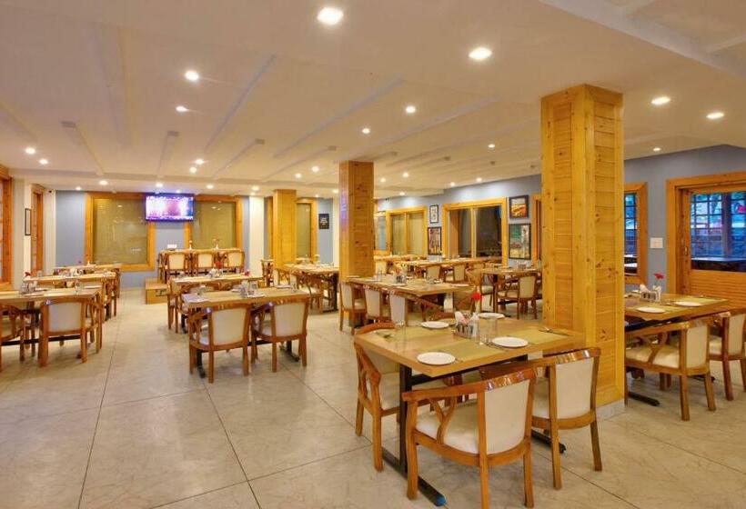 호텔 The Husky Lodge And Café