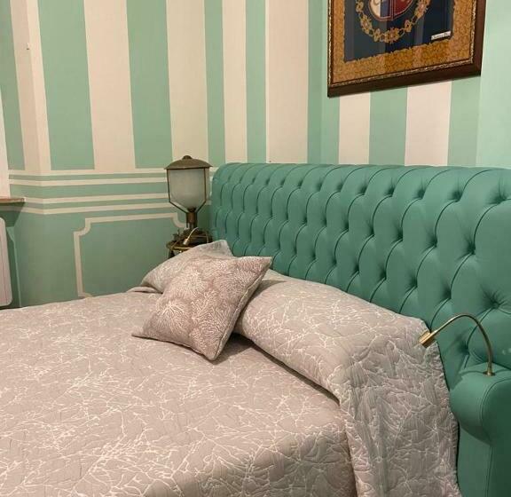 پانسیون Regal House Anzio Manetti 16