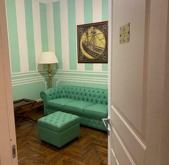 پانسیون Regal House Anzio Manetti 16