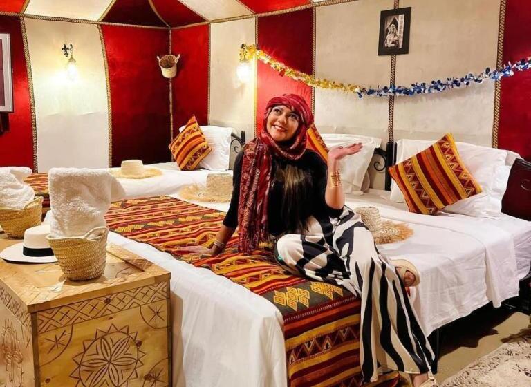 تختخواب و صبحانه Best Desert Luxury Camp