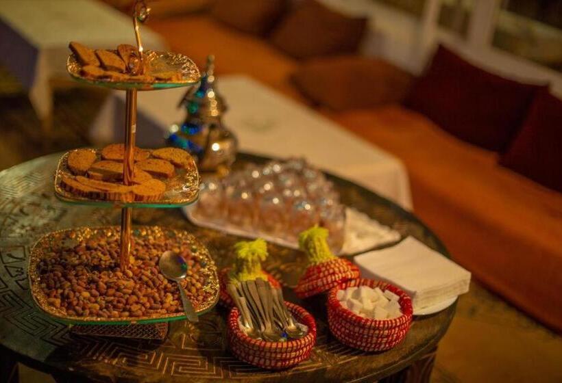 تختخواب و صبحانه Best Desert Luxury Camp