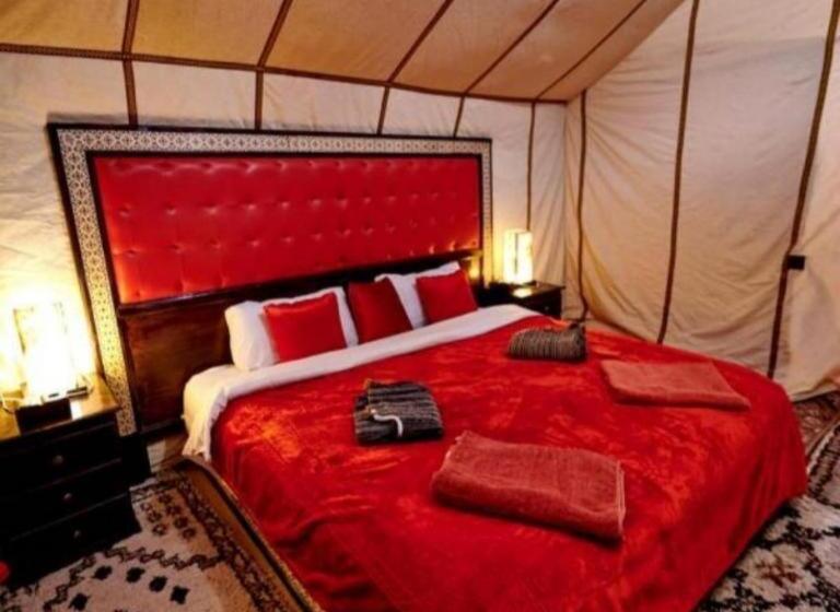 تختخواب و صبحانه Best Desert Luxury Camp