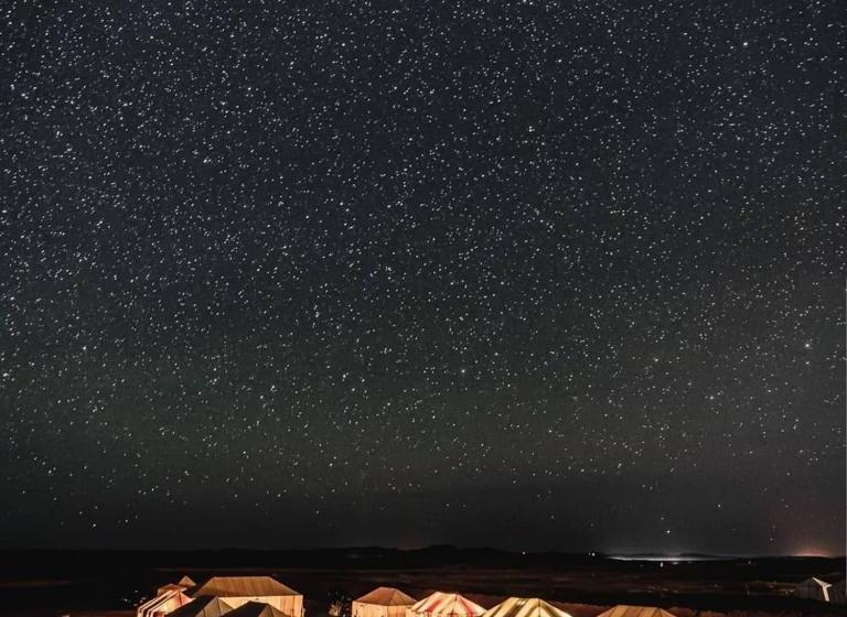 تختخواب و صبحانه Best Desert Luxury Camp