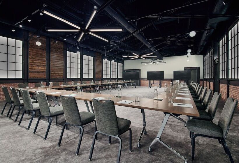 فندق Moxy Downtown Los Angeles