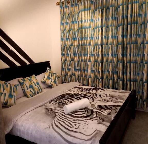 هاستل Zola S Serviced Apt