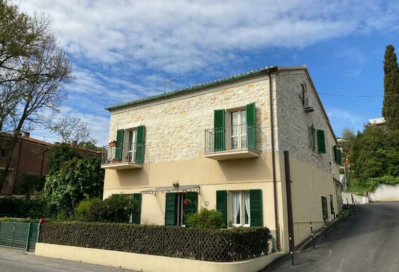 پانسیون La Lupinella Room