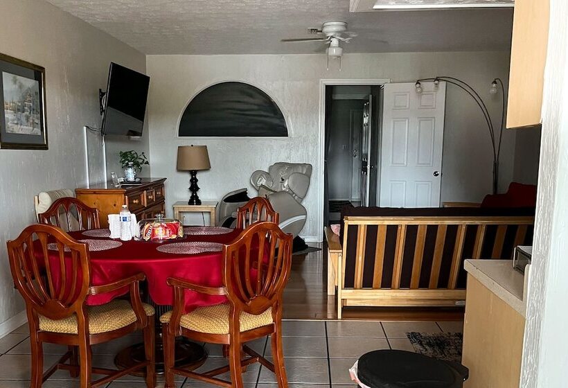 Captain S Table Hotel By Everglades Adventures